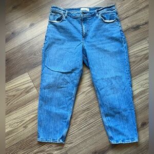 Abercrombie & Fitch The Mom High Rise Curve Love Denim Blue Jeans